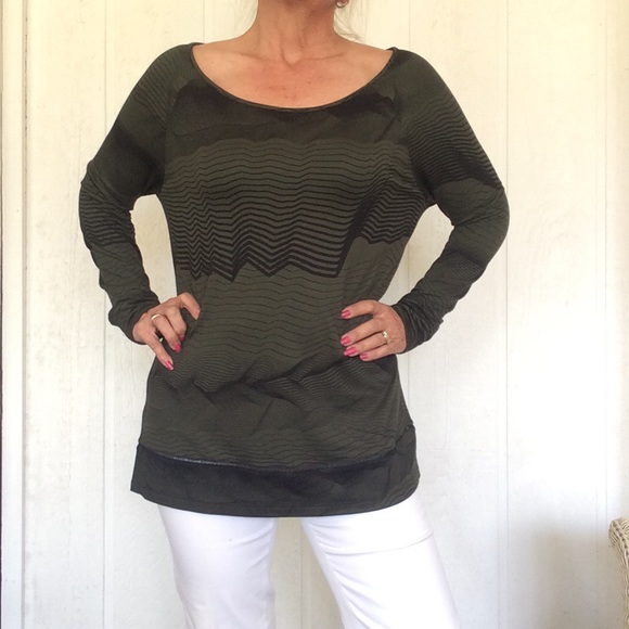 SOMA SCOOP BACK FRENCH TERRY LONG SLEEVE TOP MEDIUM NWT - Picture 3 of 8